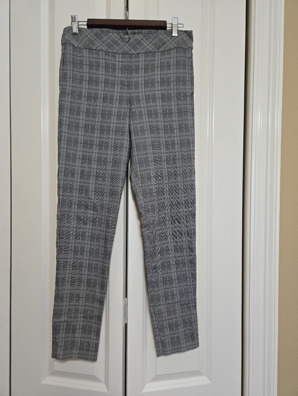 Margaret M Slim Straight Women’s Gray Plaid Pull On Pants